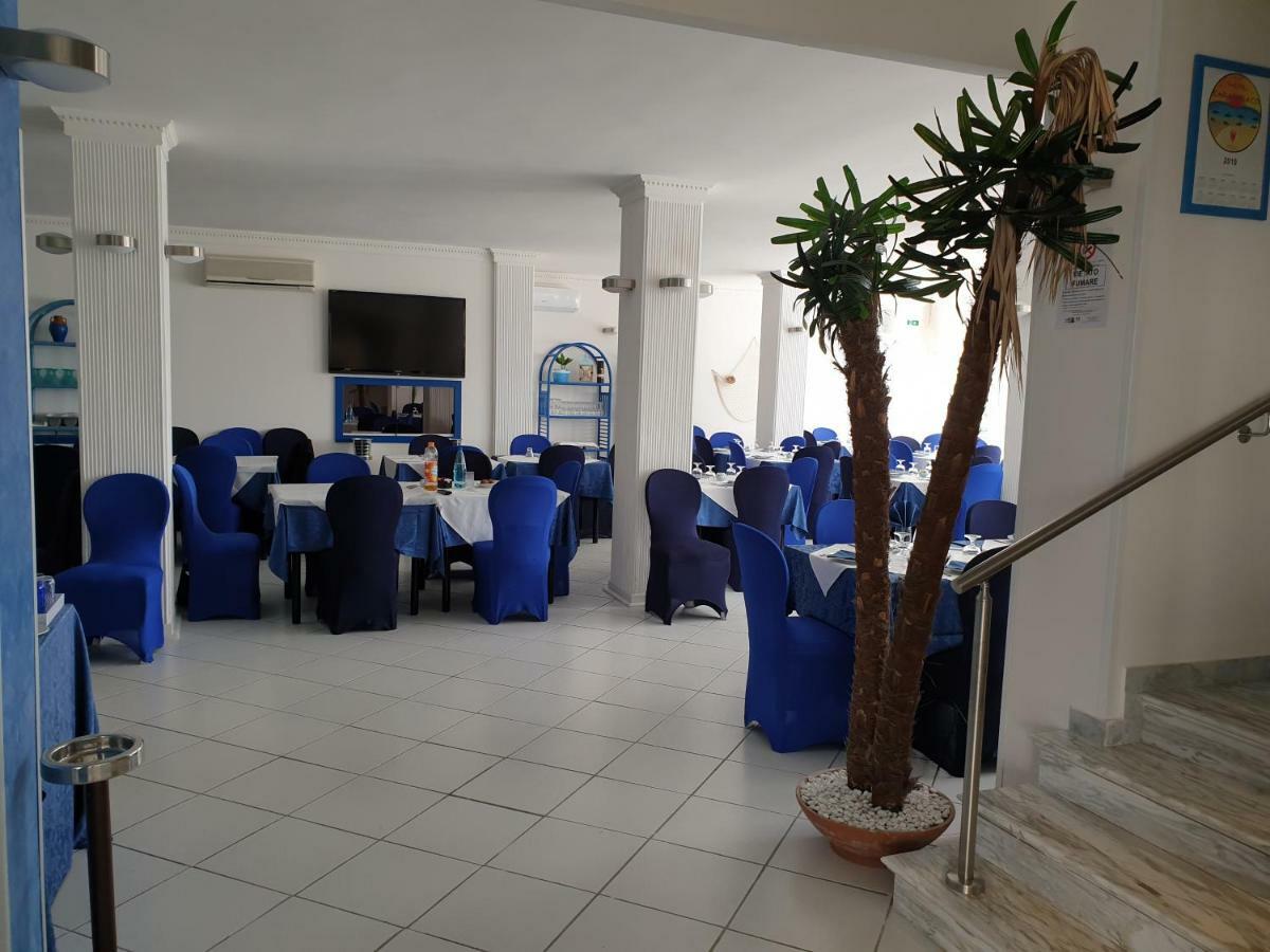 Hotel Caraibisiaco Sul Mare San Pietro in Bevagna Bagian luar foto